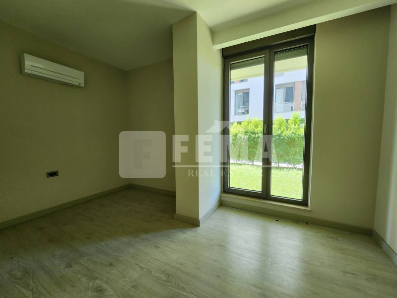 webphotofnew00000000000000003435